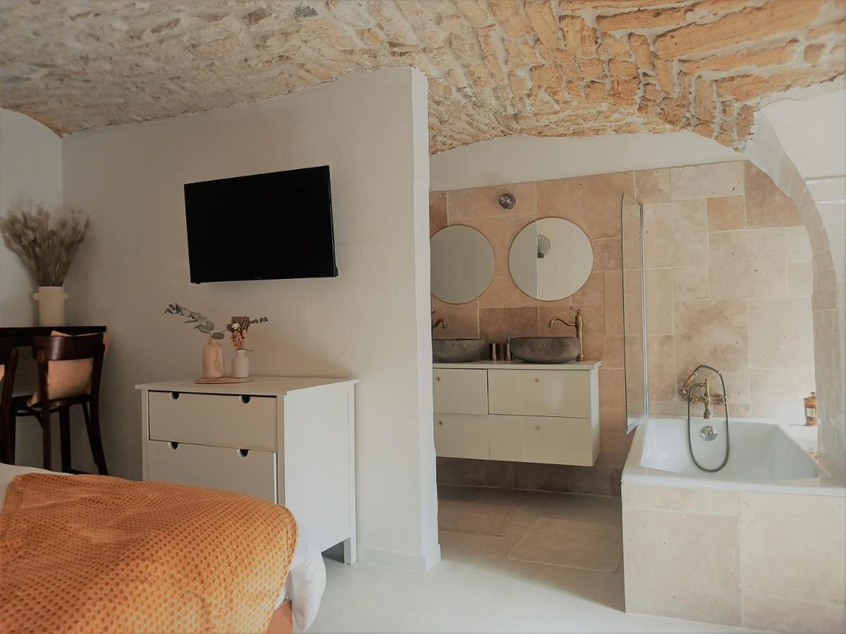 La Cachette Bed & Breakfast Aigues-Vives  Exterior photo